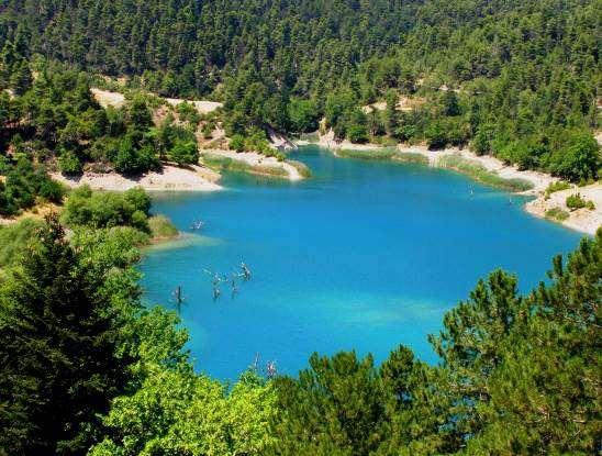 Λίμνη Τσιβλού Σ αυτή τη φωτογραφία βλέπουμε τη λίμνη να