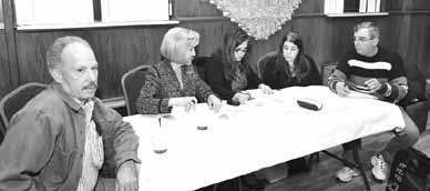 κάνει ανεξάρτητη κριτική επιτροπή και η απονομή των βραβείων να γίνει στη διάρκεια της εκδήλωσης για την κλήρωση του λαχείου της Παρέλασης, την Κυριακή 22 Απριλίου 2012 στο Σταθάκειο.