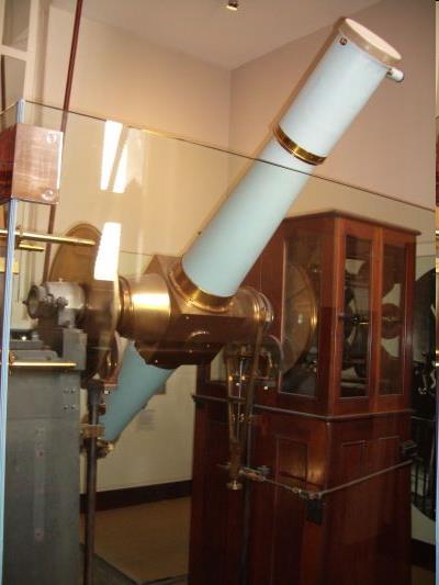 Μεσημβρινή στήριξη όργανο διαβάσεων transit telescope mounts Η στήριξη γίνεται έτσι ώστε ο οπτικός άξονας του τηλεσκοπίου να διαγραφει τον Μεσημβρινό του τόπου.