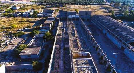 όπου κολυμπούν παιδιά και μεγάλοι και συνέλεξε δείγματα νερού, βοτσάλων και χαλικιών, τα οποία μεταφέρθηκαν στα