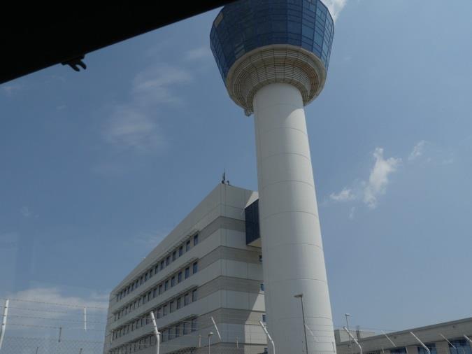 κεντρικό terminal αφίξεων και αναχωρήσεων, τις 24 θέσεις