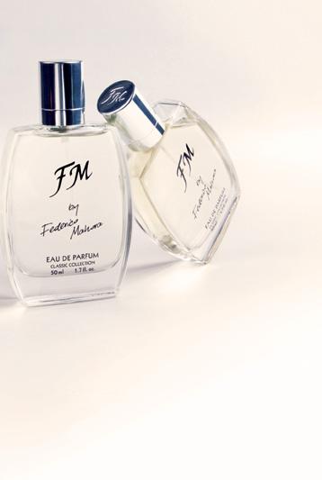 MAGIA CLASICULUI COLECŢIA CLASICĂ pentru bărbaţi: arome intense (cu o concentraţie de parfum de 16%) sticle practice (50 ml) preţ incredibil FIECARE AROMĂ de la pg.