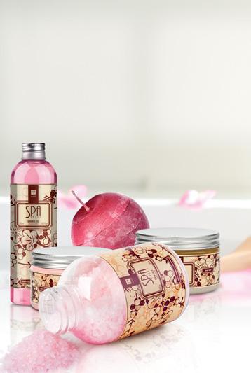 O CLIPĂ DE RELAXARE Spa Senses este esența SPA ascunsă într-un ambalaj frumos APRINDE O LUMÂNARE, PUNE ÎN CADĂ PUŢINĂ SARE PARFUMATĂ ŞI SIMTE ACEST MINUNAT CONFORT!