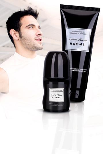 ÎNGRIJIRE PARFUMATĂ CREMĂ PARFUMATĂ PENTRU MÂINI Perfumed hand cream 100 ml 238,00 LEI/1 l Îmbogăţită cu vitaminele A şi B5, precum şi cu substanţe cu puternice proprietăţi de regenerare şi protecţie.