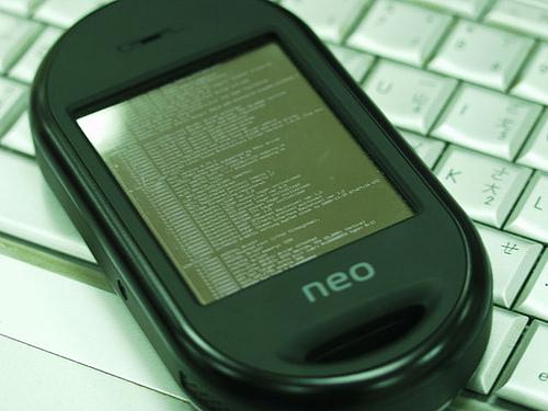 ίκτυα Αισθητήρων Επεξεργαστής: 180 MHz 32 bit ARM920T Μνήµη: 512K Ram / 4M Flash Επικοινωνία: 2.4 GHz IEEE 802.15.4 radio Ενέργεια: 3.