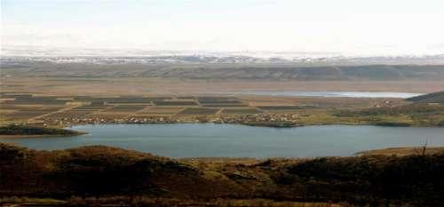 Tα Χριστούγεννα πριν γεννηθεί ο Χριστός ανάβουμε μια μεγάλη φωτιά για να τον ζεστάνουμε, μαζεύεται