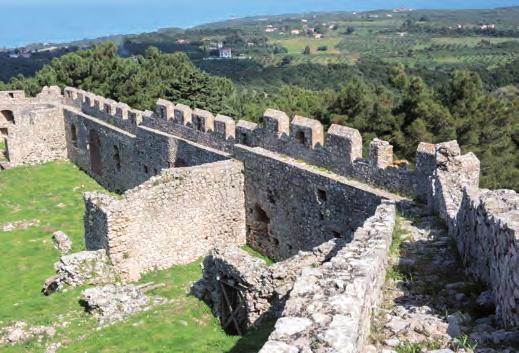 12 πλαγιές του λόφου, προστίθεται όταν το Χλεμούτσι παίρνει την τελική του μορφή τον 13ο αι., με στόχο την καλύτερη προστασία του.