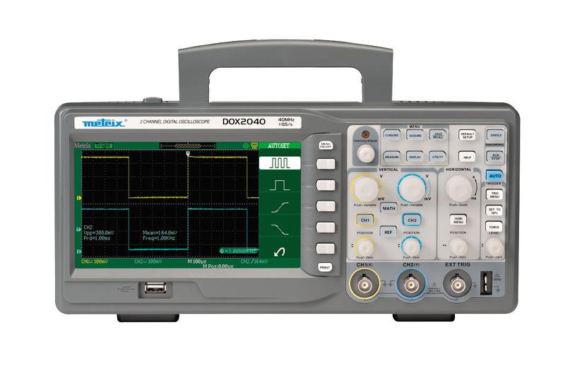 Osciloscoape numerice digitale color seria DOX 2000 DOX 2025 DOX 2040 DOX 2100 Afișaj 7 TFT LCD Color 480 x 234 domeniu de afişare 8x18 diviziuni.