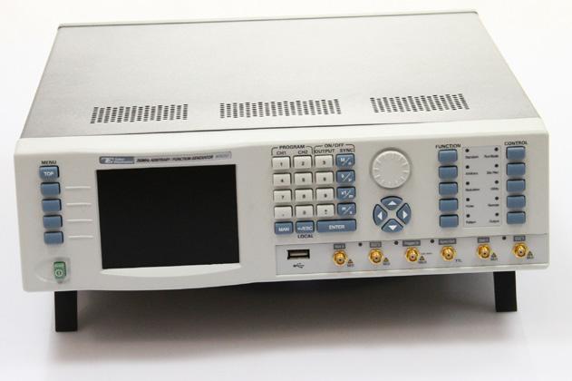 ..100 MHz 1 Hz...400 MHz Amplitudine (50Ω) 10Vpp 16Vpp 2Vpp (opţ. 3.