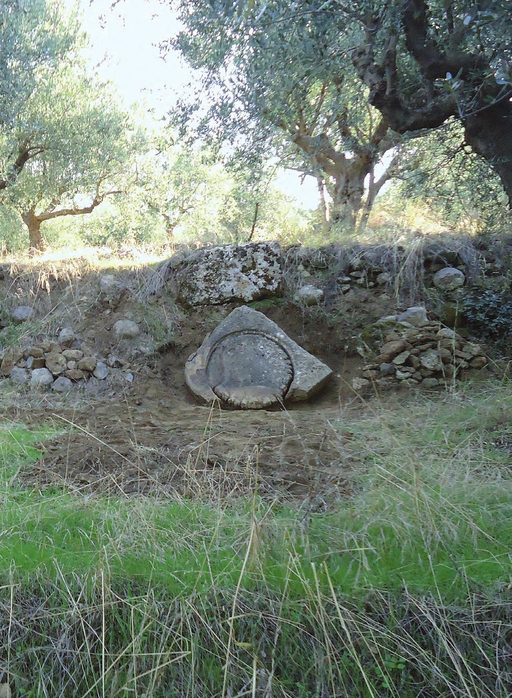 ελληνιστικοι ΧΡΟΝΟΙ τέλη 4ου έως 1ος αι. π.χ. Σχ. 1 Σχεδιαστική αναπαράσταση τροπήιου (Χατζησάββας 2008, εικ. 57).