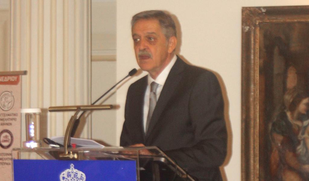 2. «ΚΟΚΚΙΝΑ» ΧΡΕΗ ΤΟ ΠΟΛΙΤΙΚΟ ΠΛΑΙΣΙΟ ΛΥΣΗΣ Η ανάπτυξη είναι το κεντρικό ζητούμενο της χώρας και με αυτή την παραδοχή, τα κόκκινα δάνεια είναι το μεγαλύτερο πρόβλημα που πρέπει να αντιμετωπιστεί.