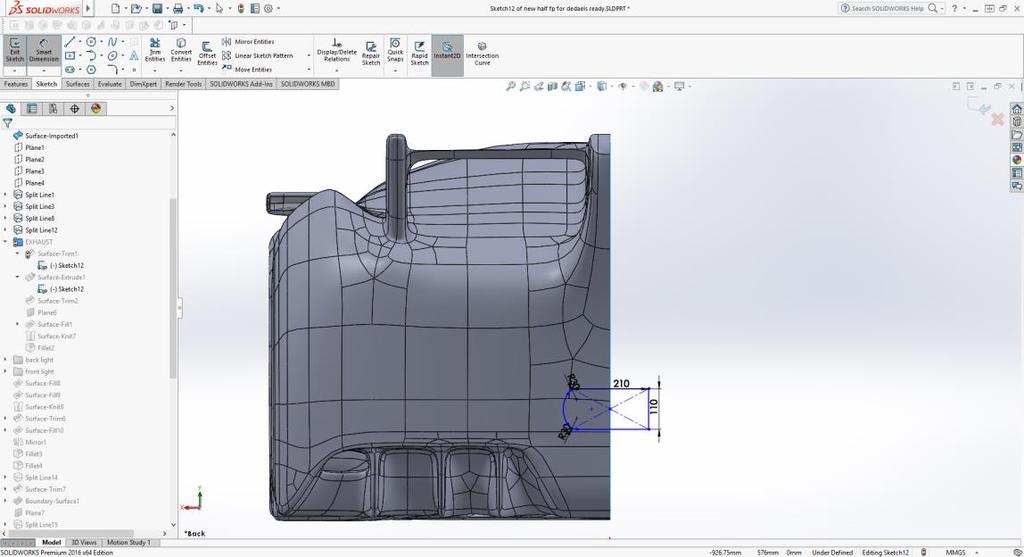 Με τα σχέδια αυτά κάνουμε trim surface και στη συνέχεια κάνουμε surface-extrude το σχέδιο με το οποίο κόψαμε την επιφάνεια.