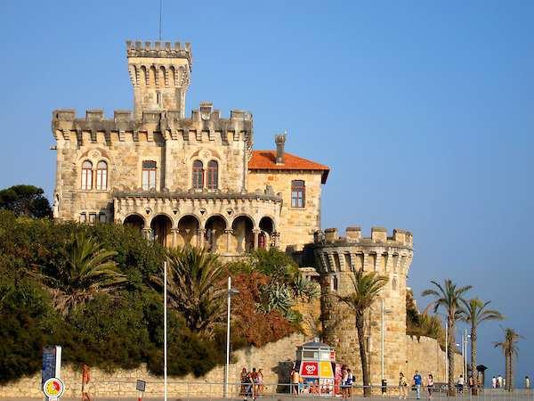 Ήταν ο Dom Gualdim Pais, ο πρώτος Μέγας ιδάσκαλος της Τάξης αυτής, που ίδρυσε το κάστρο και το υπέροχο µοναστήρι του Χριστού µέσα σε αυτό.