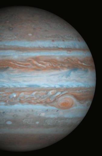 EFEMERIDE Rde a pega je prav gotovo najve ja znamenitost v razburkanih Jupitrovih oblakih. Astronomi jo opazujejo e ve kot 300 let.