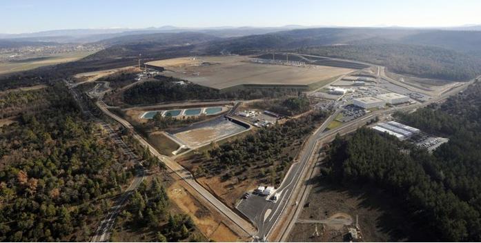 Iter project (International Thermonuclear Experimental Reactor) To Iter είναι ζνα διεκνζσ επιςτθμονικό πρόγραμμα ζρευνασ και ανάπτυξθσ του οποίου ςτόχοσ είναι θ καταςκευι του μεγαλφτερου και πιο