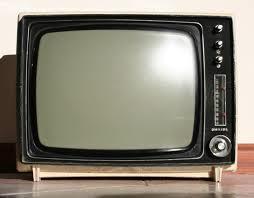 Τηλεόραση Η τηλεόραση είναι ένα σύστημα τηλεπικοινωνίαςπου χρησιμεύει στη μετάδοση και λήψη κινούμενων εικόνων και ήχου εξ