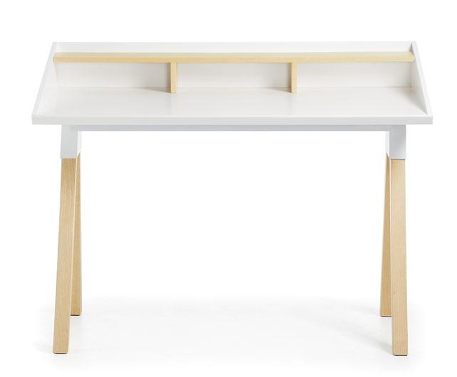 Γραφείο με Σκανδιναβικό design σε λευκή λάκα και