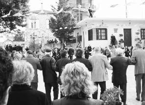 Την Πέμπτη το πρωί οι «Αρσαλιώτες» τελούν θεία λειτουργία και στη συνέχεια κατεβαίνουν στην Υπάτη, όπου οι Υπαταίοι τούς υποδέχονται στη θέση «Περιβόλια» με ζωντανή μουσική.