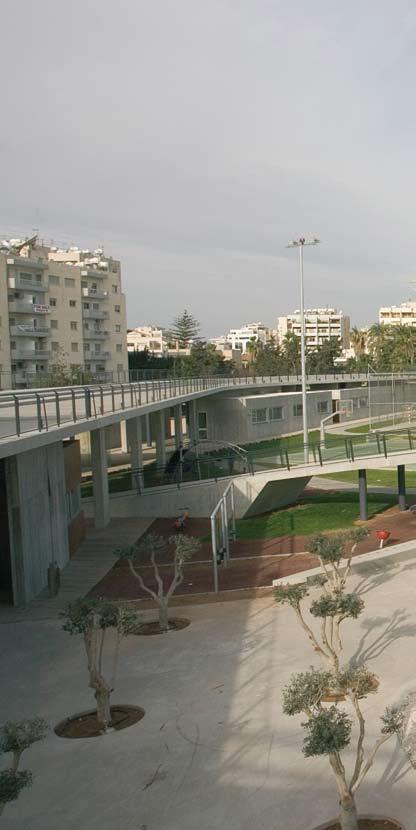 Αθλητισμός Με ευθύνη του Γραφείου Αθλητισμού ετοιμάζεται κάθε χρόνο ένα ολοκληρωμένο πρόγραμμα αθλητικών δραστηριοτήτων, που περιλαμβάνει μεταξύ άλλων: Ψυχαγωγικό Αθλητισμό Εσωτερικά Πρωταθλήματα