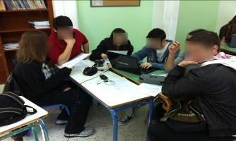 Εξήγησα στις ομάδες πως, αν εκτιμούσαν πως ο χρόνος δεν είναι αρκετός, θα μπορούσαν να μοιράσουν τα ερωτήματα σε δυο υποομάδες και να τα δουλέψουν ξεχωριστά και στο τέλος της ώρας να συνθέσουν τα