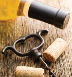 Ο συνδυασμός του αρωματικού Μοσχάτου Αλεξανδρείας με τη διεθνή ποικιλία του Chardonnay δίνει ένα κρασί στρογγυλό, κομψό, πολύπλευρο και κρεμώδες.