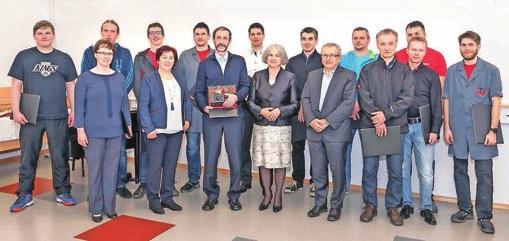 Spodbujamo tako profesionalno inovativnost, kjer sta ključna sodelovanje s kupci in uporaba vseh specifičnih kompetenc, ki jih imamo, izjemno pomembna pa je tudi splošna inovativnost, kjer prihajamo