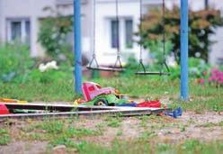 14 Od petka do petka Potrdili ustavne sodnike Po potrditvi v državnem zboru bodo Matej Accetto, Klemen Jaklič in Marijan Pavčnik funkcijo ustavnega sodnika nastopili v nedeljo, Rajko Knez pa aprila.