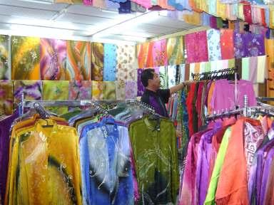 DAGANG BATIKRAF Batik-batik yang dihasilkan oleh Dagang Batikraf Sdn Bhd