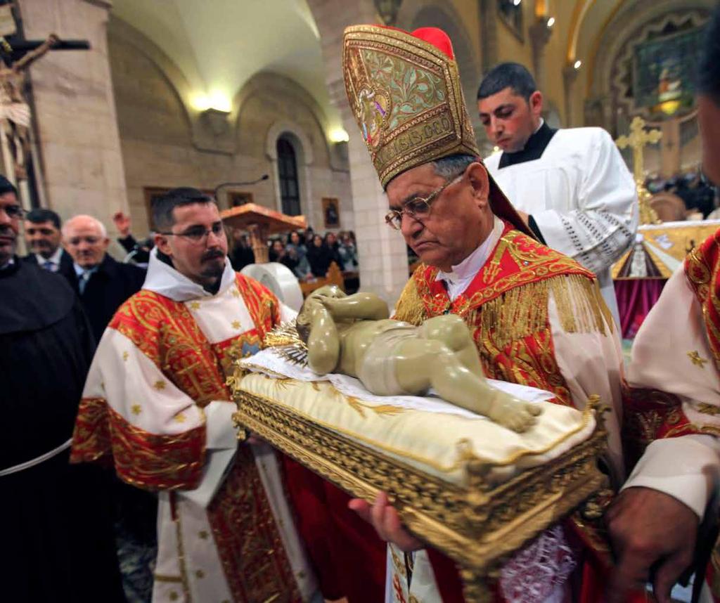 Latinski patrijarh unosi figuru maloga Isusa u Spilju rođenja Putopis Svetom zemljom procesija kreće dalje prema špiljama Nevine dječice, sv. Jeronima i sv.