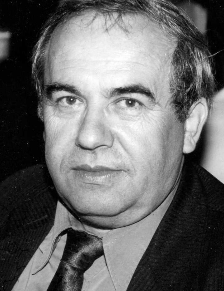 Ά σσος Η ε φ η μ ε ρ ί δ α μ α ς έ χ ε ι αποφασίσει να αφιερώνει σε κάθε φύλλο της μία στήλη γνωριμίας που να αναφέρεται σε Ασσιώτες της διασποράς. Σε αυτό το φύλλο θα αναφερθούμε στον τ.