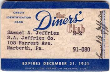 Πλαστικό Χρήμα Πιστωτική Κάρτα - Ιστορία Την πρώτη πιστωτική κάρτα που προσέφερε τράπεζα με τη σημερινή μορφή, την εξέδωσε η Flatbush National Bank of Brooklyn το 1946, που με το πρόγραμμα "ChargeIt"