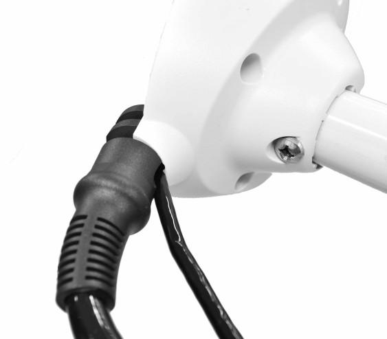 του sonr Καλώδιο GPS d e f 53468 5. Τοποθετήστε το κάλυμμα στην κεφαλή του κινητήρα αργής πλεύσης.