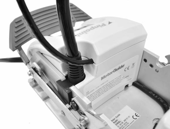 συνδετήρας GPS Κάτω μονάδα GPS Καλώδιο GPS c 53470 10. Τοποθετήστε τον πίνακα ενδεικτικών λυχνιών κατάστασης.
