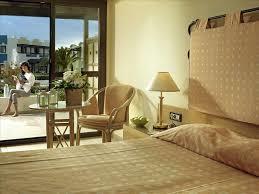 Localizare: Aldemar Knossos Royal se află in nordul insulei Creta, pe malul mării, in Anissaras-Hersonissos, la cca 25 km de aeroportul Heraklion.