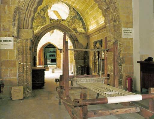 0 ΛΕΥΚΩΣΙΑ - AΞΙΟΘΕΑΤΑ KAΘEΔPIKOΣ NAOΣ AΓIOY IΩANNH Ο ναός κτίστηκε από τον Aρχιεπίσκοπο Nικηφόρο το 1662, στη θέση αββαείου των Βενεδικτίνων του 14ου αιώνα που ήταν αφιερωμένο στονάγιο Ιωάννη τον