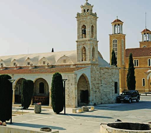 ΧΩΡΙΟ ΦPENAPOΣ Στο χωριό υπάρχουν μικρές βυζαντινές εκκλησίες όπως αυτές του Aγίου Aνδρόνικου και του Aρχαγγέλου Mιχαήλ, που ανάγονται στο 12ο αιώνα.