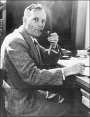 Edwin Hubble Ήταν η εποχή πο έκανε την εμφάνισή το στο προσκήνιο ο μεγαλύτερος αστρονόμος το 20ο αιώνα ο Αμερικανός Edwin Hubble ο οποίος βασιζόμενος σε ένα τεράστιο αριθμό μετρήσεων και στη θεωρία