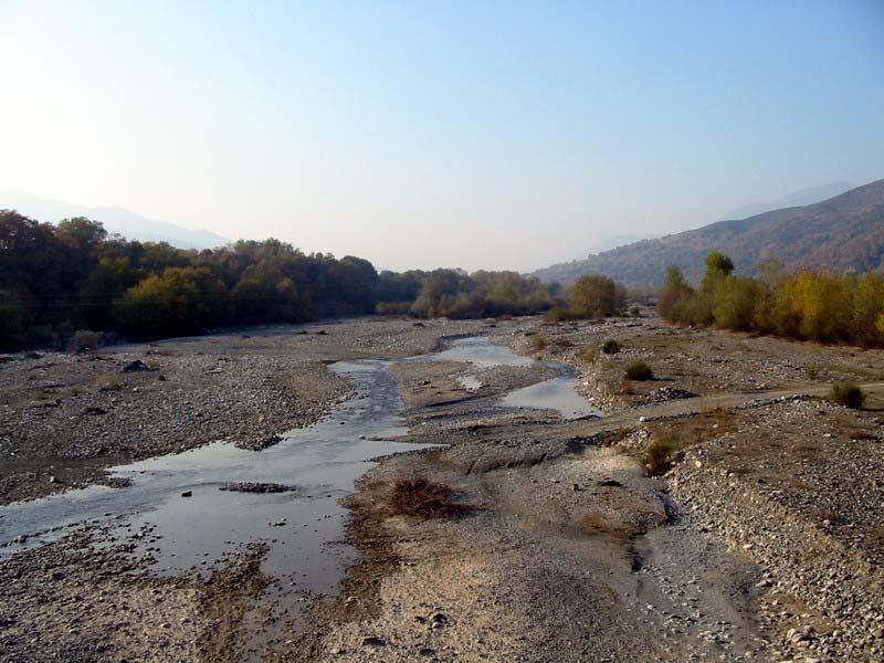 Ο Μαλακασίωτης και το Καστανιώτικο (5) είναι δύο χειμαρρικά ρεύματα τα οποία αντιμετωπίστηκαν από κοινού, δεδομένου ότι το κλείσιμο της λεκάνης συμπεριέλαβε και τα δύο (Εικ. 11).