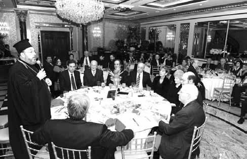 Σιαμπούλης έκανε ιδιαίτερη μνεία στον Μητροπολίτη Νέας Ιερσέης Ευάγγελο, υπογραμμίζοντας ότι από την ημέρα που ανέλαβε χρέη ποιμενάρχη στη Μητρόπολη, βρίσκεται συνεχώς κοντά στον Pan Gregorian.