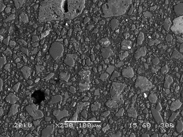3: Εικόνα SEM γεωπολυμερών ιζήματος (α) Σούδας και (β) Πάτρας σε κλίμακα 100 μm Σύμφωνα με την ανάλυση ακτίνων-χ