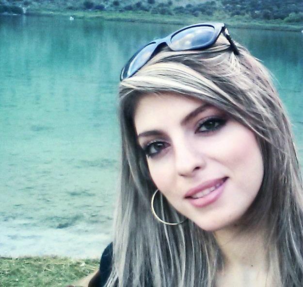 Αθηνά Παναγιώτου Έλαβε έπαινο από το διαγωνισμό Ονομάζομαι Αθηνά Παναγιώτου και είμαι προπτυχιακή φοιτήτρια Νομικής στο ΕΚΠΑ. Κατάγομαι από Κύπρο και μένω στην Αθήνα τα τελευταία χρόνια.