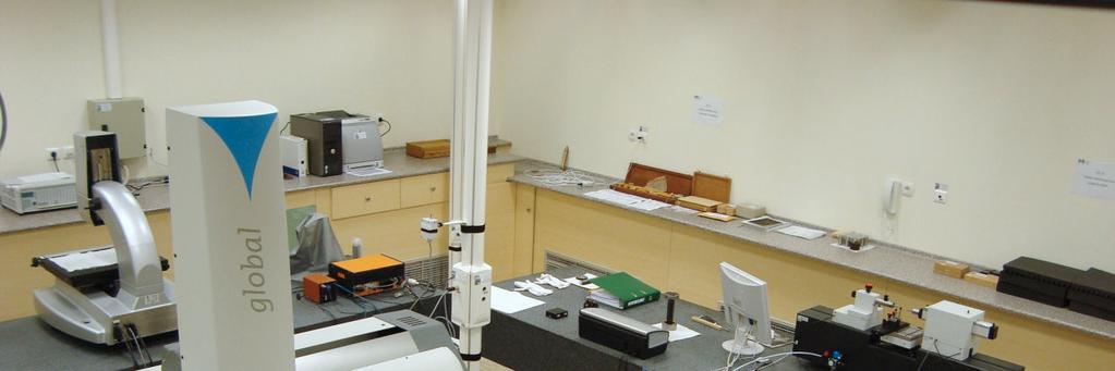4.6 Χώρος Ελεγχοµένων Συνθηκών του ΜE Η ρύθµιση της θερµοκρασίας είναι αυτόµατη από σύστηµα κλιµατισµού. Η θερµοκρασία διατηρείται σε όριο δυνατών αποκλίσεων ± 0.
