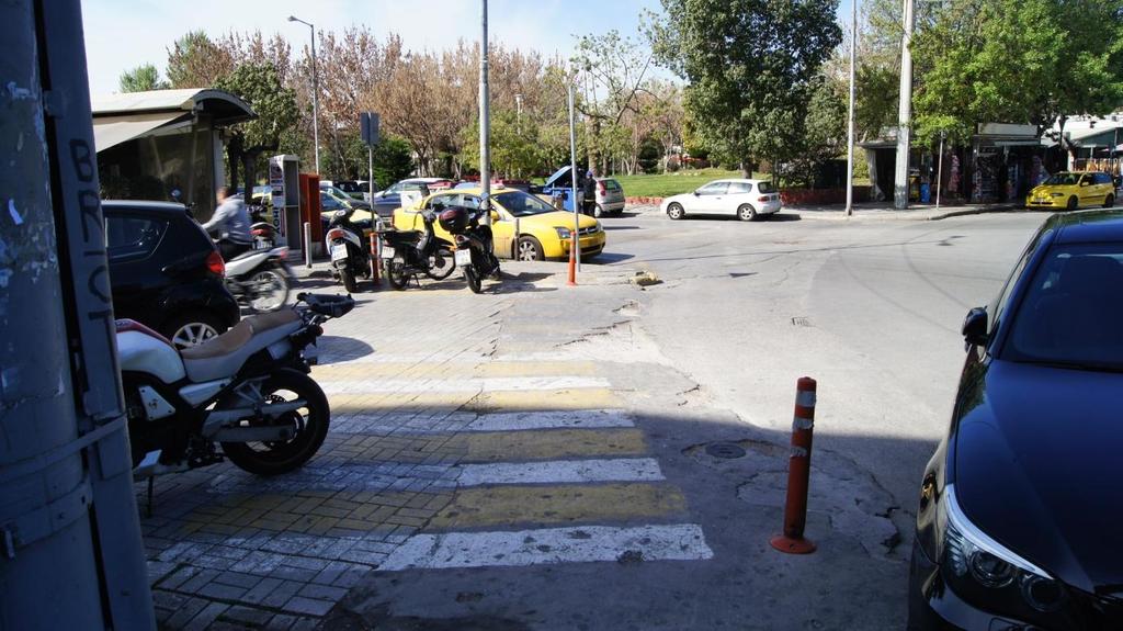 εξόδου των οχημάτων από τον κόμβο με τοποθέτηση κατακόρυφης σήμανσης αλλά παράλληλα ναι εξαιρούνται από αυτήν