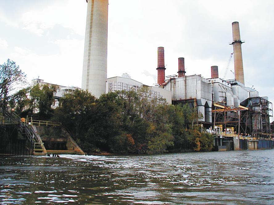 1.4.1 Ρύπανση από βιομηχανικές δραστηριότητες Η ρύπανση των υπόγειων νερών από βιομηχανικές δραστηριότητες χαρακτηρίζεται από την τεράστια ποικιλία οργανικών και ανόργανων ουσιών και ενώσεων που