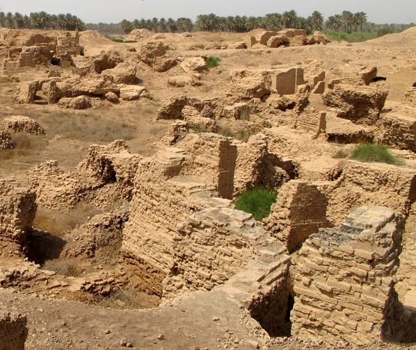 The British Empire, to which Mesopotamia after the collapse of the Ottoman Empire belonged, supported archaeological