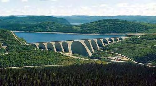 Αντιρηδωτά (Concrete Buttress Dams) Τα αντιρηδωτά φράγματα είναι ουσιαστικά φράγματα βαρύτητας που αποτελούνται από πλάκες (επίπεδες ή τοξωτές) από σκυρόδεμα, κεκλιμένες ως προς την οριζόντιο, οι