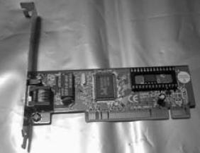 Κάρτες Δικτύου Οι Κάρτες Δικτύου (NIC- Network Interface Cards) χρησιμοποιούνται για να συνδέσουν Η/Υ στο δίκτυο. Παρέχουν τη φυσική σύνδεση μεταξύ του καλωδίου και του εσωτερικού του Η/Υ.