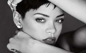 Μέχρι το 2009, η Rihanna έκανε άλμπουμ τα οποία ήταν στις ψηλότερες θέσεις των charts παγκοσμίως, ώσπου, το 2010, σε ηλικία μόλις 22 ετών κάνει μια συνεργασία με τον ράπερ, Eminem για το τραγούδι