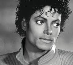 Michael Jackson Ο Μάικλ Τζόζεφ Τζάκσον ( Ιντιάνα 1958-2009),ευρεως γνωστος ως Βασιλιας της Ποπ, ήταν Αμερικανός μουσικός, τραγουδιστής, χορευτής.