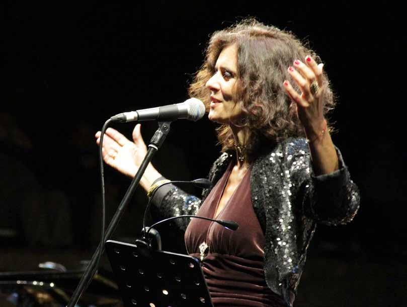 MÜZİK Yıllardır Heybeliada da yaşayan ve aile kökleri İzmir ve Midilli ye dayanan Vassiliki Papageorgiou, müzik aracılığıyla Türkiye ve Yunanistan arasında gerçek bir kültür köprüsü oluşturmasıyla